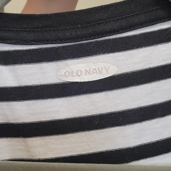 Old Navy Black and White Striped Tee - Picture 2 of 3